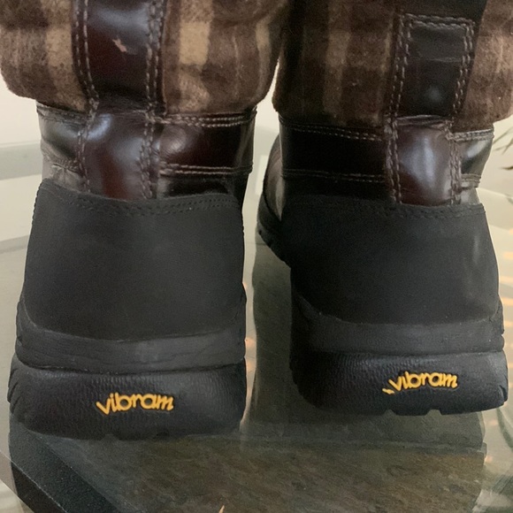 UGG ‘Butte’ Tartan Heavy-Duty WATERPROOF EVENT Plaid and Leather Boots - Picture 5 of 12